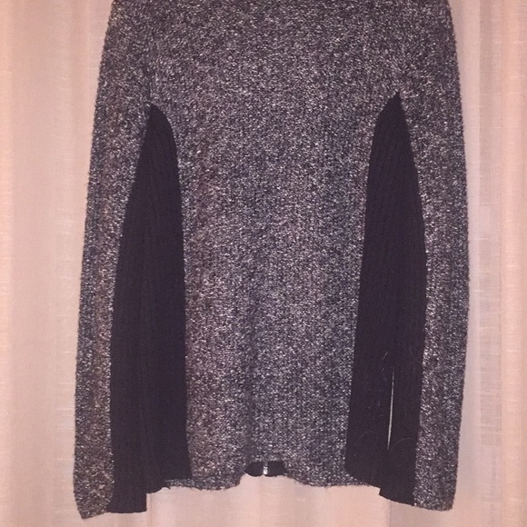 Women’s Zip-Up sweater - Picture 3 of 4